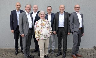 Der Vorstand der NeMo-Initiative Paderborn: Andreas Speith (Vorsitzender), Christoph Rüther (Stellv. Vorsitzender), Thomas Tröster, Simone Probst (Schatzmeisterin), Roland Hüser, Michael Dreier und Michael Heinemann (Schriftführer, v. r.). - Matthias Bungeroth