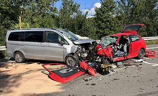 Ein 31-Jähriger aus Willebadessen ist bei dem Frontalzusammenstoß auf der B252 bei Diemelstadt-Rhoden tödlich verletzt worden. - Elmar Schulten