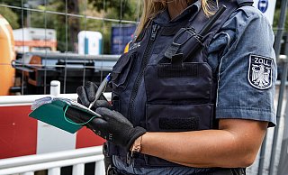 Der Zoll - hier ein Symbolfoto - hat am Dienstag eine Pizzeria in Bad Oeynhausen kontrolliert. - IG BAU