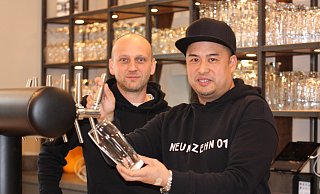 Die Restaurantbetreiber Thomas Quaquil (l.) und Marc Gonzaga begrüßen in Kürze ihre Gäste im Neunzehn 01. - Torsten Wegener