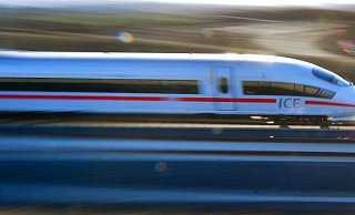 Wie schnell soll künftig der ICE zwischen Bielefeld und Hannover fahren? Das ist eine zentrale Frage bei der Trassenplanung. - Picture Alliance (Symbolfoto)