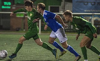 Dornbergs Mirco Felske (l.) erzielte den Treffer zum 1:0 gegen den TuS Bruchmühlen. Foto: Joerg Dieckmann - Joerg Dieckmann - www.dieckmann-fotodesign.de