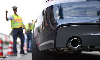 Die Bielefelder Polizei war mit zahlreichen Beamten bei dem Treffen in Heepen erschienen (Symbolfoto). - Verwendung weltweit