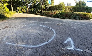 Vor Ort erinnern nur noch ein paar Markierungen der Polizei an den tragischen Unfall. - David Schellenberg