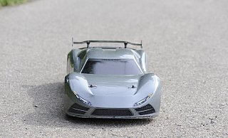 Ein ferngesteuertes Modellauto fuhr auf die Fahrbahn. Dadurch ereignete sich der Unfall. - Symbolfoto: Pixabay