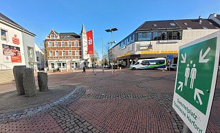 Auf dem Tönnies-Wellensiek-Platz in Bünde ist eine Frau verletzt worden. - Florian Weyand