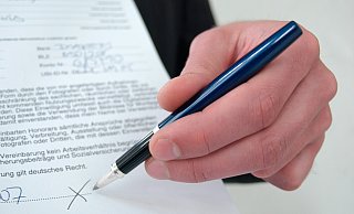 Aktuell schellen Personen an der Haustür, die vorgeben, Mitarbeiter des Energieversorgers Eon zu sein. - Polizei-beratung.de