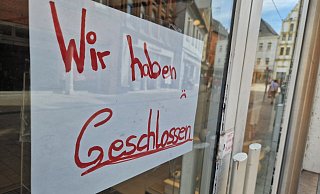 Dieser Hinweis hängt an der Tür. - Ilja Regier