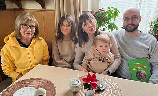 Galina Shyan, Tetiana Lapina, Vsevolod Lapin und ihre Kinder Lolita sowie Sohn Viktor. - Andzelika Kassan