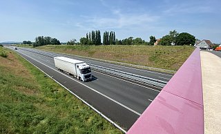 In Werste verläuft die Bergkirchener Straße auf einer Brücke über die Autobahn. Dort soll nach den Vorstellungen der CDU Löhne eine Anschlussstelle entstehen. - Dirk Windmöller