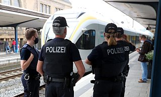 Die Bundespolizisten nahmen am Sonntag am Bahnhof einen Neunjährigen mit (Archivbild). - Wolfgang Rudolf