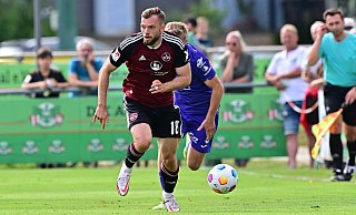Manuel Wintzheimer verstärkt Arminia Bielefeld für eine Saison. Bislang war der 24-Jährige stets in der 2. Bundesliga aktiv - entsprechend groß sind die Hoffnungen, dass er zu einem Schlüsselfaktor werden kann. - IMAGO/Zink