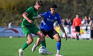 Torjäger Ayoube Amaimouni-Echghouyab (r.) und seine Arminen stehen gegen Rödinghausen vor dem Aufstieg. - Thomas F. Starke