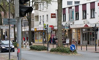 In dem Ideenkatalog des Zukunftskonzeptes steht, dass dem Einzelhandel in Schloß Neuhaus beispielsweise ein Metzger und ein Bio-Laden fehlen. - Mareike Gröneweg (Archivbild)