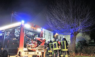 Die Feuerwehr ließ den Kamin kontrolliert ausbrennen. - David Schellenberg