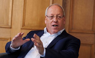 Oberbürgermeister Pit Clausen spricht über die Arbeit der Koalition. - Oliver Krato