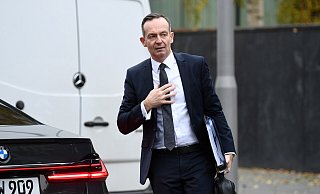 Erste Pläne, die Volker Wissing als künftiger Verkehrsminister anstrebt, stoßen auf Kritik. Sie scheinen im Gegensatz zu vereinbarten Klimazielen zu stehen. - Archivfoto: Reuters / Annegret Hilse