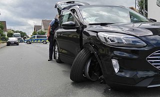 Der Ford Kuga musste nach dem Unfall in Höxter-Godelheim abgeschleppt werden. - Burkhard Battran