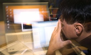 Die Arbeitswelt wird immer komplexer, eine ständige Verfügbarkeit macht viele Menschen krank. Ärzte stellen heute oft andere Diagnosen als in der Vergangenheit. - epd-bild / Steffen Schellhorn