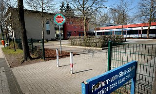 Es ist älteste Schule des mittleren Bildungswegs in Gütersloh. Seit 1981 ist die Freiherr-vom-Stein-Schule in der Austernbrede. Foto: Frücht