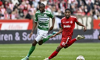 Arminias neuer Linksaußen Isaiah Young (r.) spielte zuletzt bei Rot-Weiss Essen. - IMAGO/pepphoto