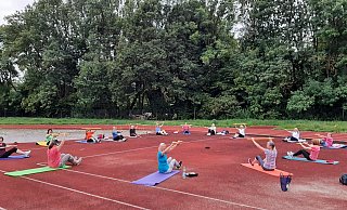 Dienstagabends treffen sich die Gymnastikdamen „Ü60“, sagt Übungsleiterin Monika Schaberich (Mitte). - Dieter Scholz