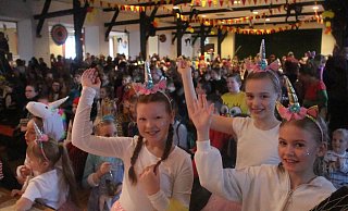 Mit rund 500 Besuchern ist der Nieheimer Kinderkarneval eine der ganz großen Veranstaltungen seiner Art. - Burkhard Battran