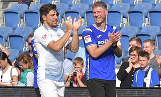 Fabian Klos (r.) und Stefan Ortega Moreno stehen beim Klos-Abschiedsspiel am 12. Oktober wieder gemeinsam auf dem Rasen der Schüco-Arena. - imago images / Dünhölter SportPresseFoto