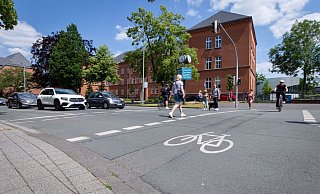 Im Gegensatz zu dieser Kreuzung in Paderborn soll im Bereich der Springbach-Höfe laut einem Grünen-Antrag eine "Sichere Kreuzung" für Radfahrer und Fußgänger gebaut werden. - Niklas Tüns Im Gegensatz zu dieser Kreuzung in Paderborn soll im Bereich der Springbach-Höfe laut einem Grünen-Antrag eine "Sichere Kreuzung" für Radfahrer und Fußgänger gebaut werden. - Niklas Tüns