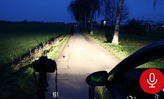 Ein 57-jähriger Mann fühlt sich von der "Strahlenmafia" verfolgt. Um sich an der Gesellschaft zu rächen, überfährt er im Dezember 2017 auf einem Wirtschaftsweg in Minden eine Fußgängerin. Die Polizei rekonstruierte die Tat im Januar 2018. - Ilja Regier/Archivfoto