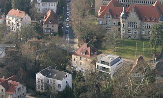 Die Villa ist auf diesem Luftbild von 2009 unten links zu sehen. - Frank-Michael Kiel-Steinkamp