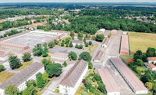 Drei Gebäude der ehemaligen Dempsey-Kaserne werden seit dem Frühjahr 2022 als Notunterkunft für Geflüchtete des Landes NRW genutzt. - (Archivbild) Besim Mazhiqi
