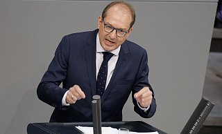 CSU-Landesgruppenchef Alexander Dobrindt griff in der Bundestagsdebatte auch Bundesinnenministerin Nancy Faeser (SPD) scharf an. - AFP or licensors