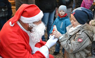 Hoher Besuch: Der Weihnachtsmann wird beim Bad Driburger Adventsmarkt erwartet. - Silke Riethmüller