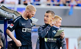 SCP-Co-Trainer Uwe Hünemeier (r.) hat lange für Cottbus gespielt und einige Tipps auf Lager, hier für Kai Klefisch. - Besim Mazhiqi