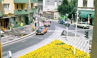 Der Autoverkehr rollte in Herford in den 1970er Jahren noch vom Gänsemarkt in die Bielefelder und die Radewiger Straße. - Foto: Günter Hebrock, Sammlung Polster