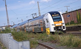 Der RE11 - hier am Paderborner Hauptbahnhof - fährt derzeit nicht bis Düsseldorf, sondern nur bis Hamm. - Niklas Tüns