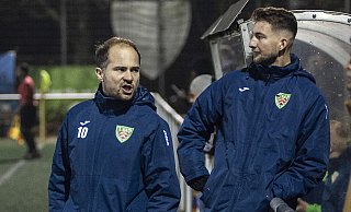 Dornbergs Trainer Jens Horstmann (l.) beklagte mangelnde Konsequenz beim 0:3 in Westenholz. - Joerg Dieckmann - www.dieckmann-fotodesign.de