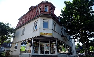 Das Geschäft im Erdgeschoss steht leer, allerdings gibt es in dem Haus auch Wohnungen. - Katharina Eisele