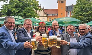 Das Lübbecker Bierbrunnenfest zieht traditionell zahlreiche Menschen an. - Joern Spreen-Ledebur