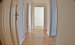 Eine Unternehmerin stellt erstmals ihre Pläne zu neuen Appartements vor. - Symbolfoto: Pixabay