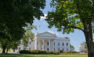 Das Weiße Haus in Washington, USA, ist offizieller Regierungssitz des Präsidenten. Der Herforder Schüler Ole Schüttpelz wird in Amerika erleben, wer als nächster Präsident oder nächste Präsidentin gewählt wird. - Verwendung weltweit