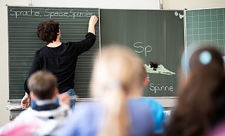 In NRW ist die Empfehlung der Grundschulen für die Wahl der weiterführenden Schule nicht verbindlich - letztlich dürfen die Eltern entscheiden. - Sebastian Gollnow