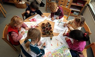 Die Feststellung der Sprachentwicklung von Kita-Kindern obliegt der Kindertageseinrichtung. - picture-alliance/dpa