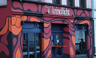 Ein Hingucker seit vielen Jahrzehnten: Das Windlicht am Königswall wurde einst von Hans Kuhlmann gegründet und die Außenfassade vom legendären Künstler Jo Klaffki bemalt. Zum Jahreswechsel schließt das Restaurant vorerst. MT-Foto: - Alex Lehn