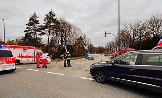 Beide Pkw erlitten bei der Kollision Totalschaden und mussten später abgeschleppt werden. - Thorsten Heß