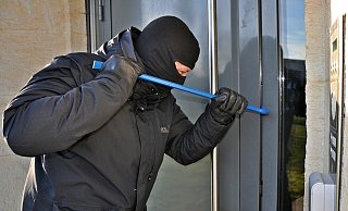 Einbrecher steigen oft auch am hellichten Tag ein. - Steffen Salow/Pixabay