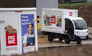 30 Autos des Online-Supermarktes Picnic sollen künftig in Bünde stationiert werden. - Niklas Tüns