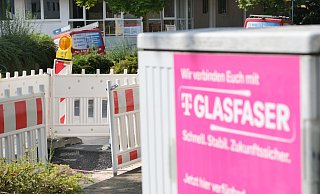 Bauarbeiten für das Glasfasernetz: Verteilerkasten der Telekom an der Klinik am Osterbach. - Ulf Hanke Bauarbeiten für das Glasfasernetz: Verteilerkasten der Telekom an der Klinik am Osterbach. - Ulf Hanke