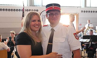 Der neue König Dennis „der Feuerfeste“ Rürup. Als seine Königin hat sich der 32-Jährige Viktoria „Vicky die Arminin“ Wolf auserkoren. - Alexandra Stratmeier